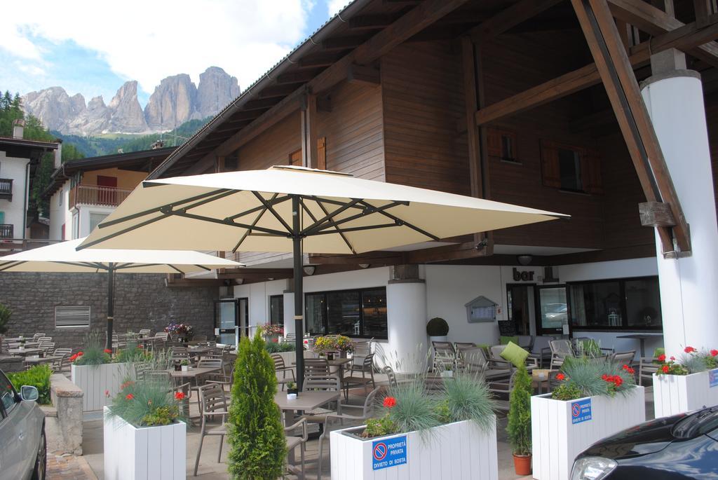 Bed & Breakfast Garni Tobia Campitello di Fassa Exterior photo
