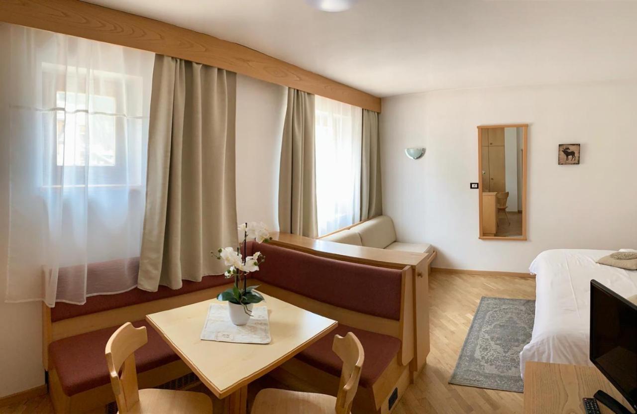 Bed & Breakfast Garni Tobia Campitello di Fassa Exterior photo