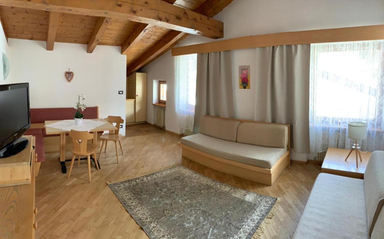 Bed & Breakfast Garni Tobia Campitello di Fassa Exterior photo